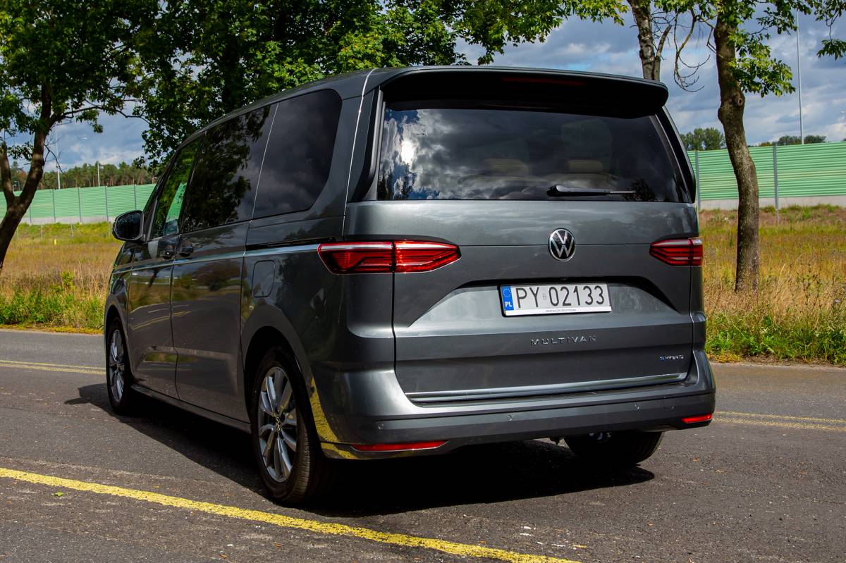 Volkswagen Multivan (Automat) 2024