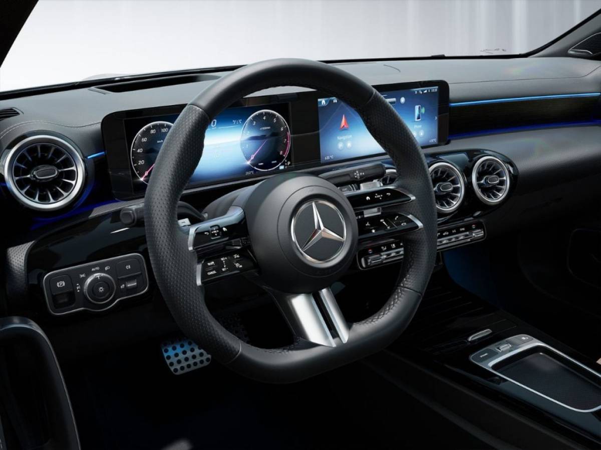 Mercedes-Benz CLA 200 Coupe (4x4 AUTOMAT) 2023