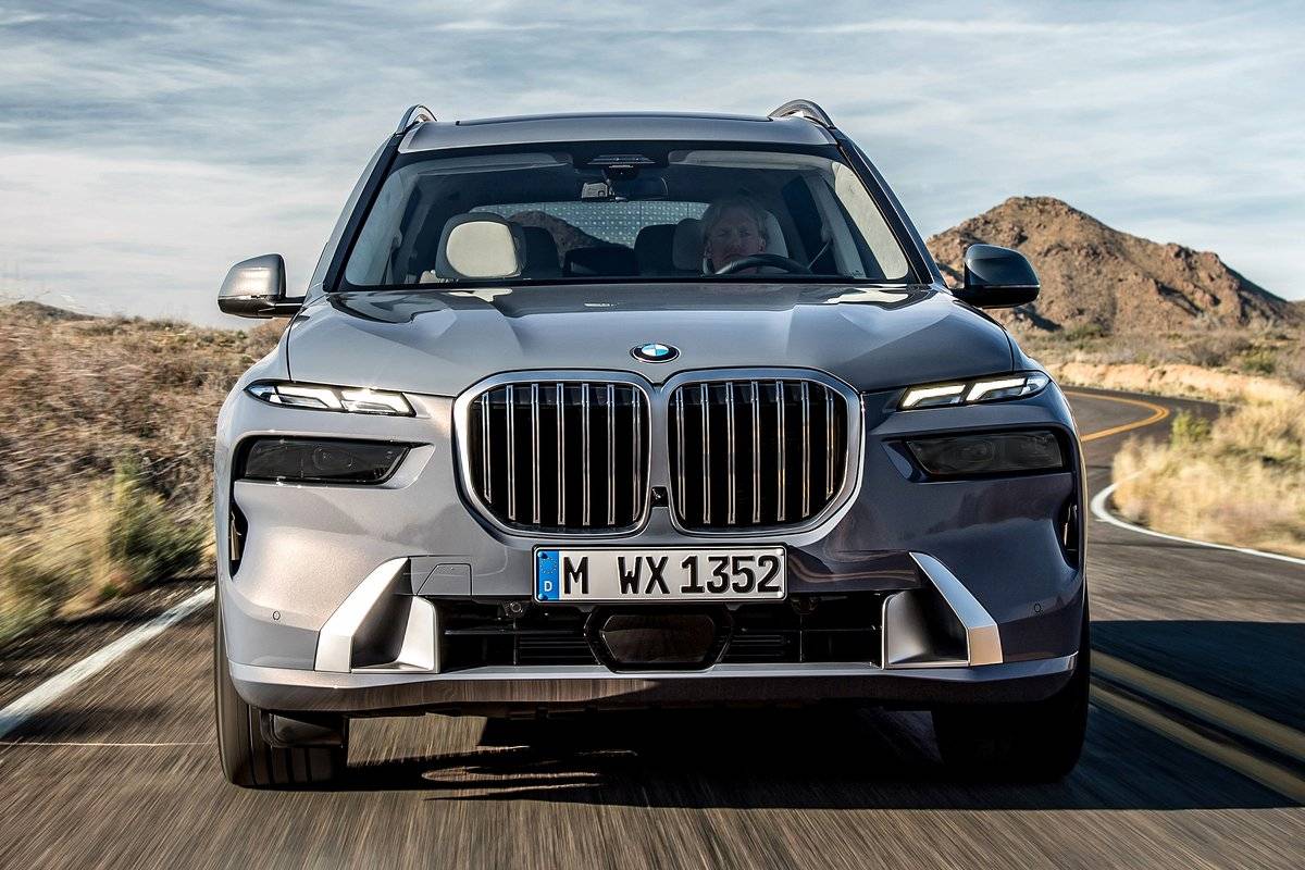 BMW X7 (4x4 AUTOMAT) 2024