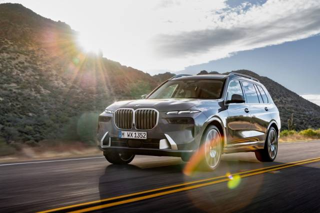 BMW X7 (4x4 AUTOMAT) 2024